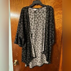 LuLaRoe Top - M